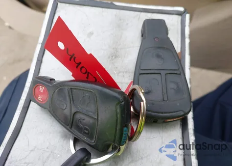 1999 Mercedes-Benz E 320 из США, поврежденный, VIN WDBJF65H8XA848568